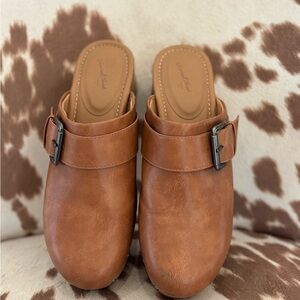 Universal Thread Brown Leather Mules with Buckle